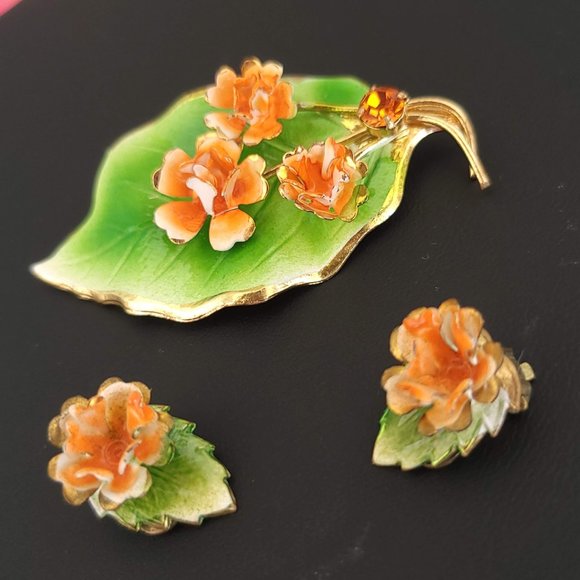 Vintage Austria Green and Orange Enamel & Rhinestone Brooch & Earring Set - Picture 3 of 7